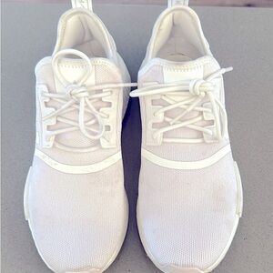 Women’s size 9 Adidas NMD’s